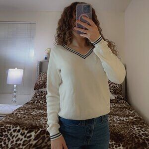 Uniqlo v-neck knit sweater
